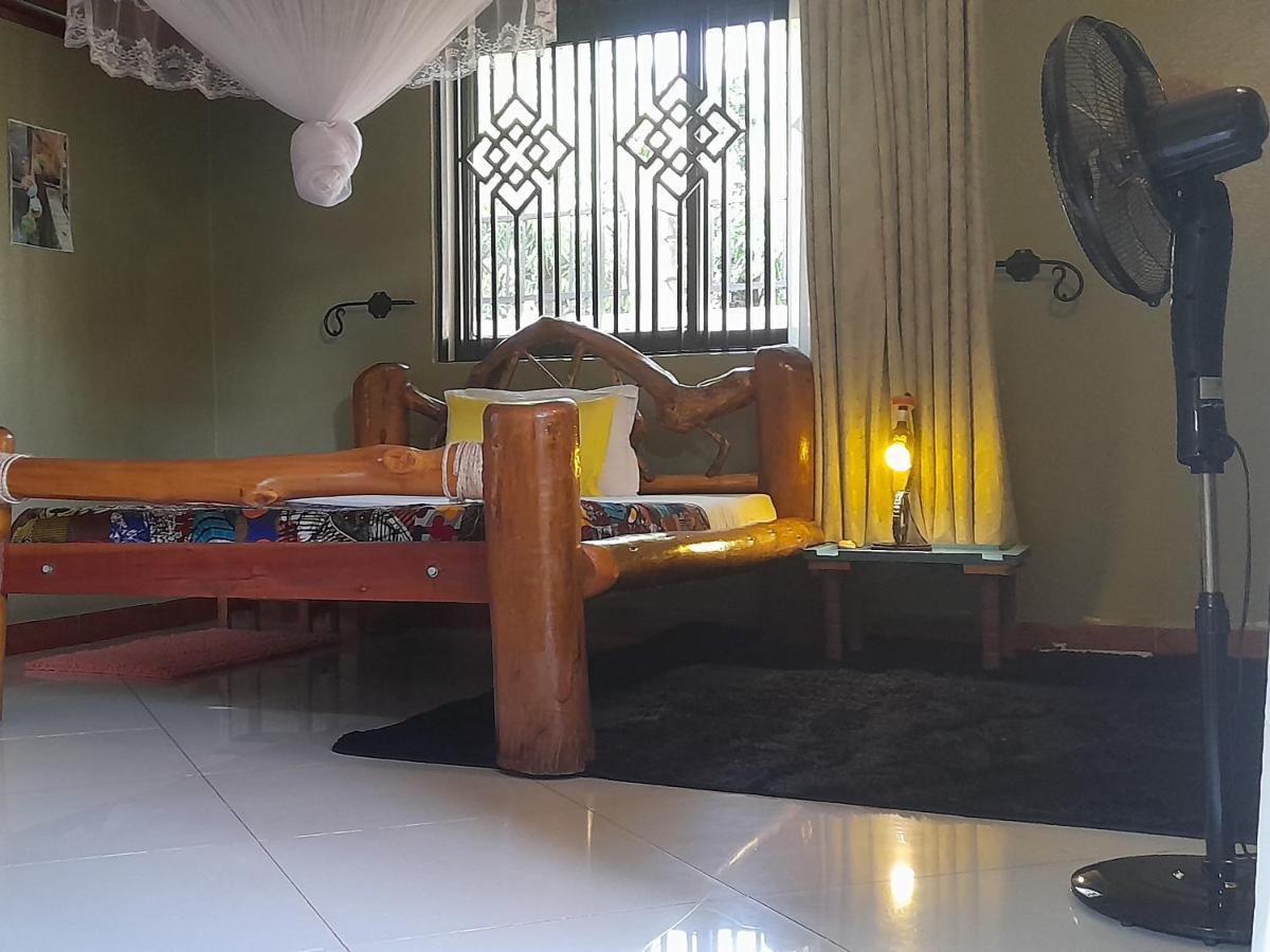 Aivilo Home エンテベ エクステリア 写真